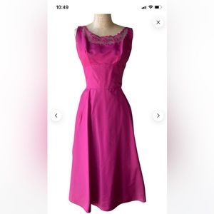 Dark pink Vintage 1950s midi dress